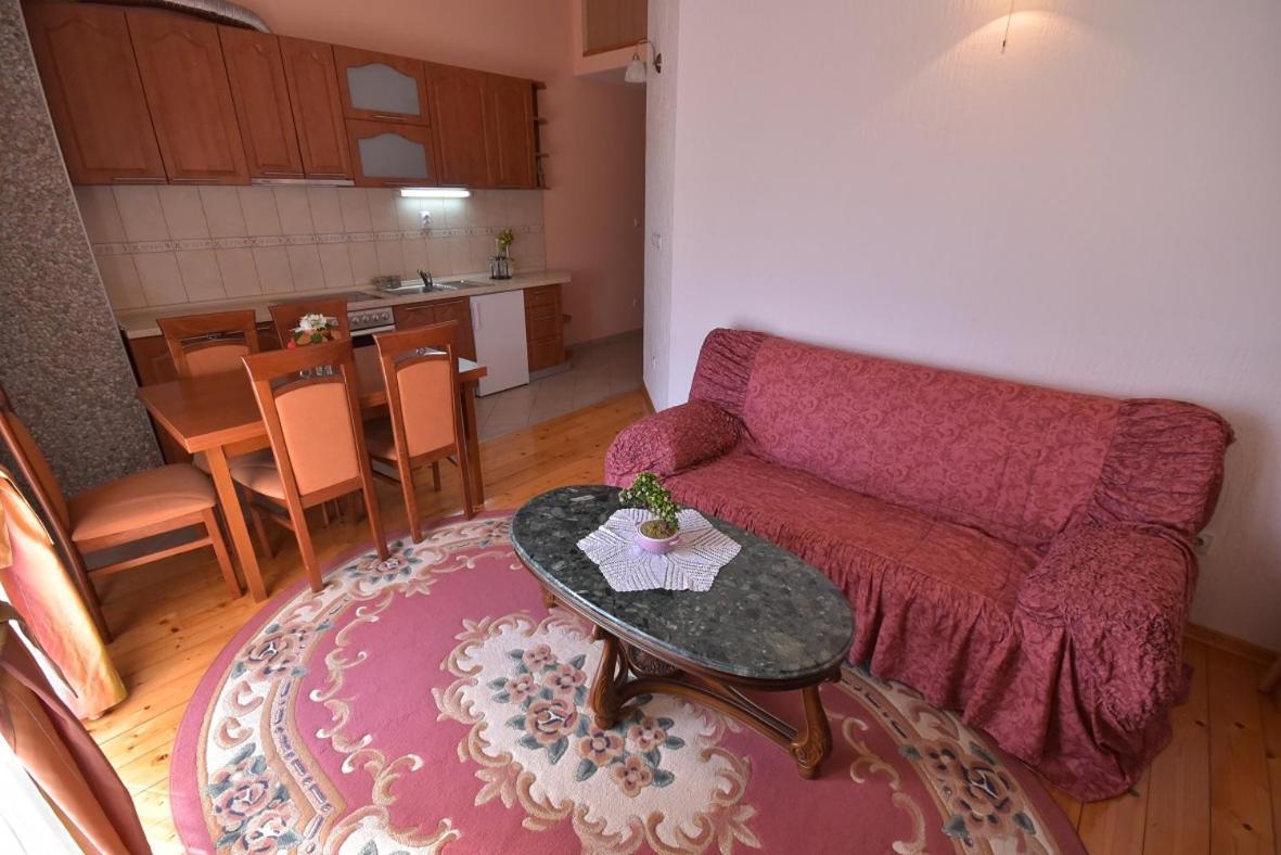 Apartments Popadic With Parking Herceg Novi Habitación foto