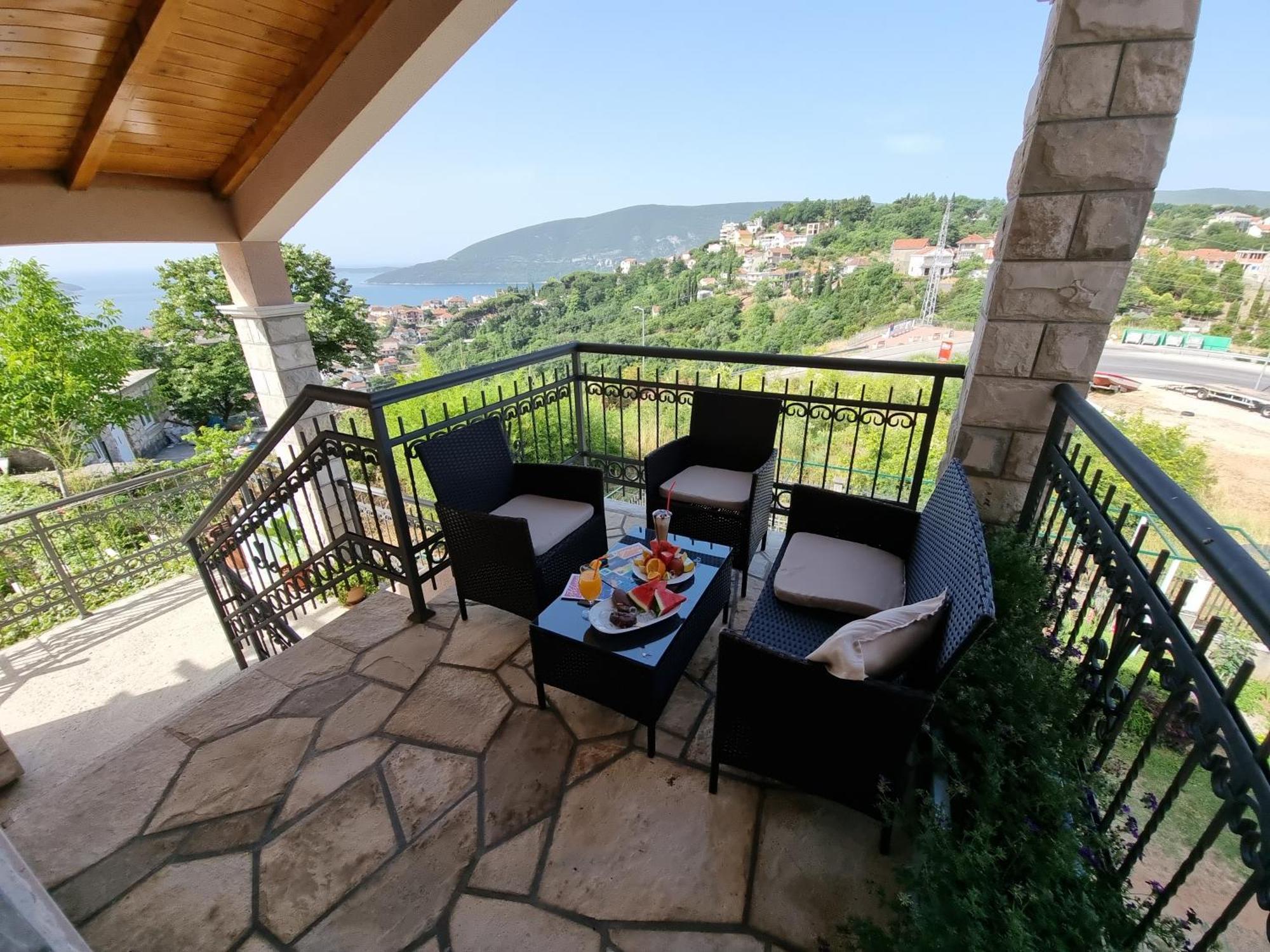 Apartments Popadic With Parking Herceg Novi Habitación foto